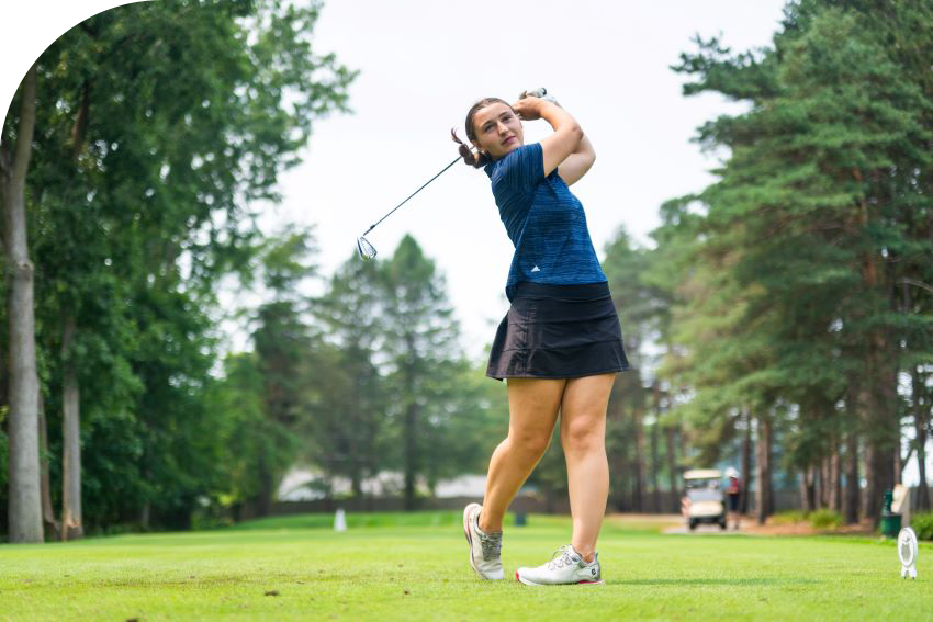 golfer at the Cardinal Legacy Golf Outing